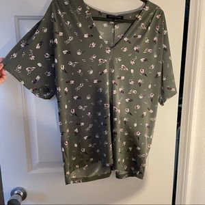 Women’s banana republic shirt